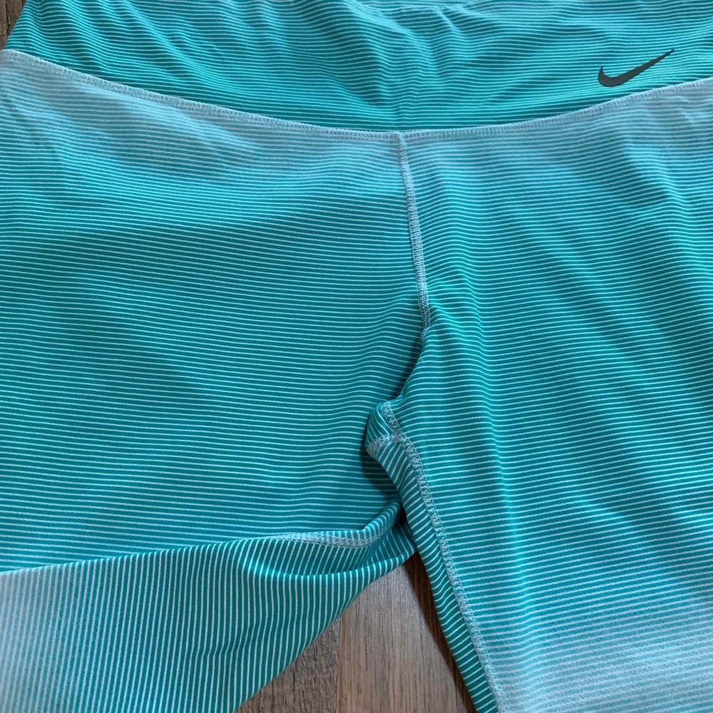 Nike Dri Fit Capri Leggings